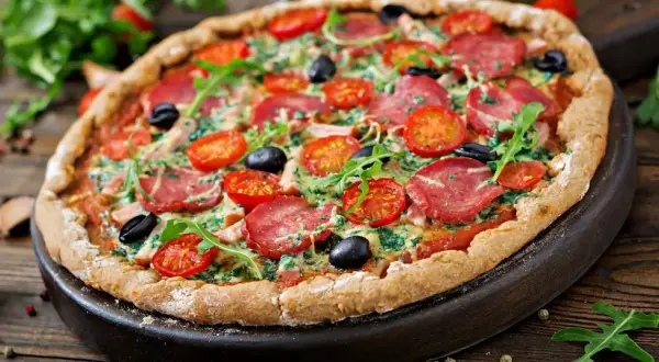 Jak zrobić dietetyczną pizzę, która zachwyci smakiem i zdrowiem